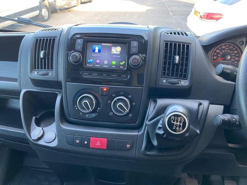 Peugeot Boxer 2.0 BlueHDi 435 Professional L4 H2 Euro 6 5dr