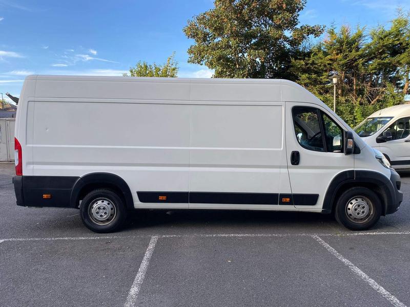 Peugeot Boxer 2.0 BlueHDi 435 Professional L4 H2 Euro 6 5dr