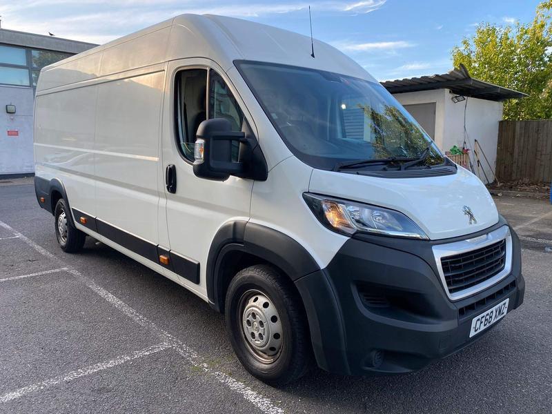 Peugeot Boxer 2.0 BlueHDi 435 Professional L4 H2 Euro 6 5dr