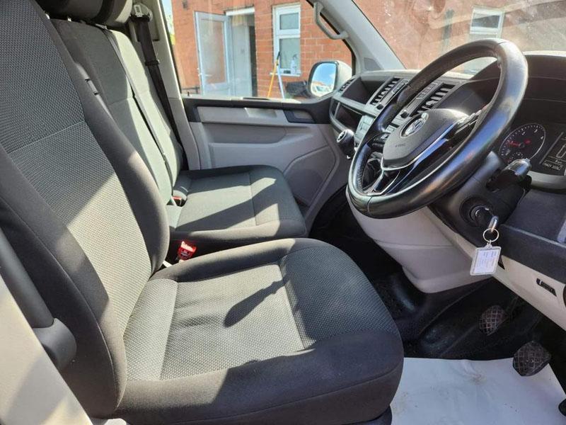 Volkswagen Transporter 2.0 TDI T28 BlueMotion Tech Highline FWD SWB Euro 6 (s/s) 5dr
