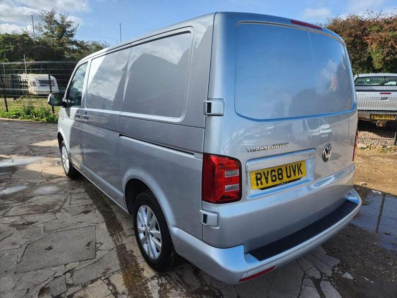 Volkswagen Transporter 2.0 TDI T28 BlueMotion Tech Highline FWD SWB Euro 6 (s/s) 5dr