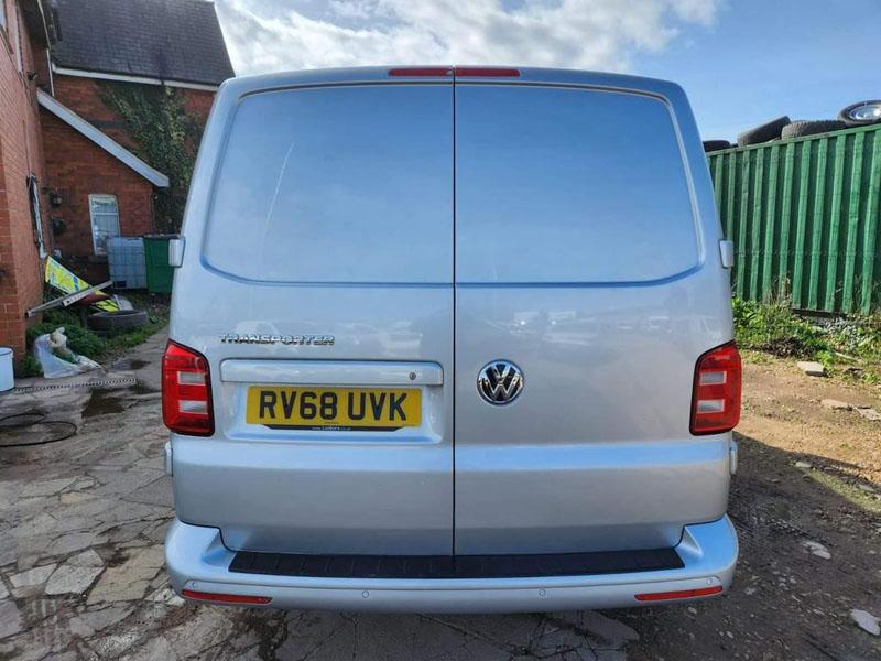 Volkswagen Transporter 2.0 TDI T28 BlueMotion Tech Highline FWD SWB Euro 6 (s/s) 5dr